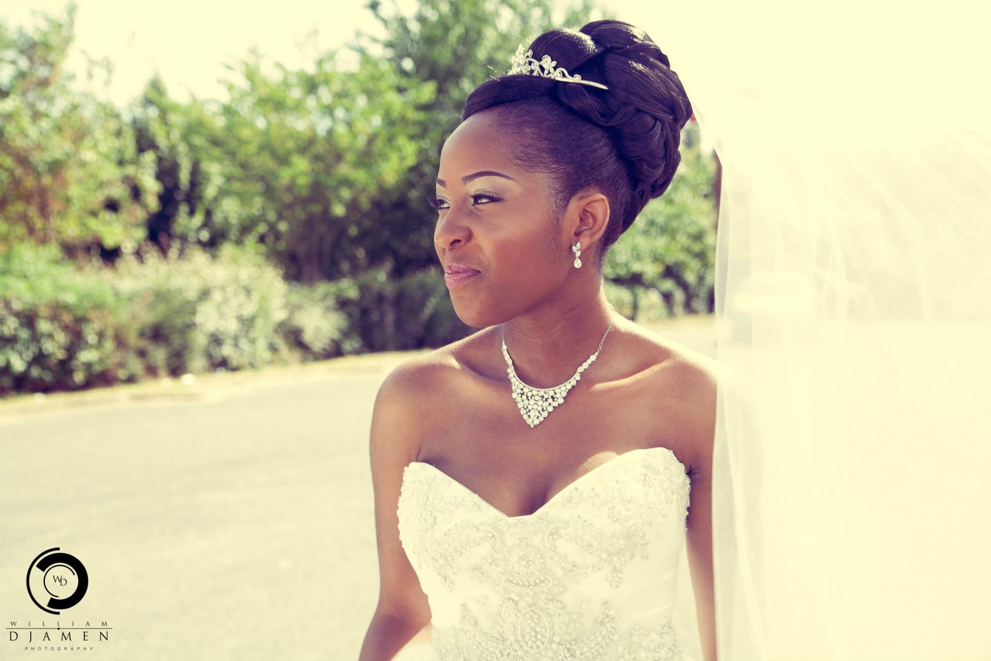 Portrait de la mariée à l'heure dorée